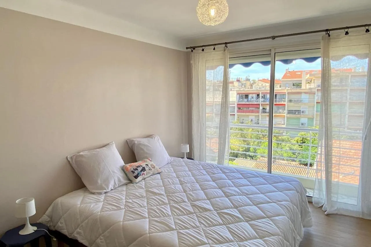 Spacious Bright Nest With Balcony In Cannes Lägenhet Frankrike